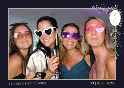 Photo invités avec borne photo à Reims lors du mariage de Florence et Olivier