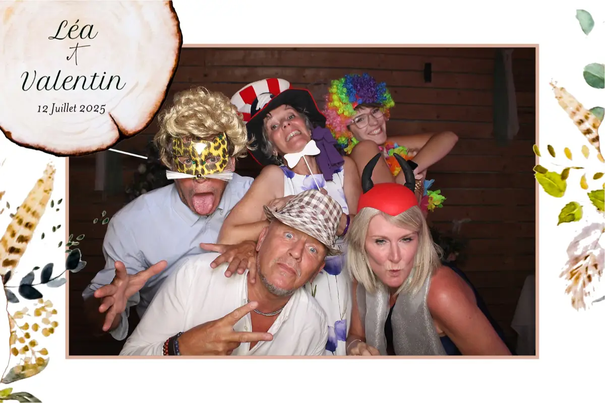 borne-selfie-mariage-reims-lea-valentin Photo animation borne selfie à Reims pendant le mariage de Léa et Valentin avec déguisements
